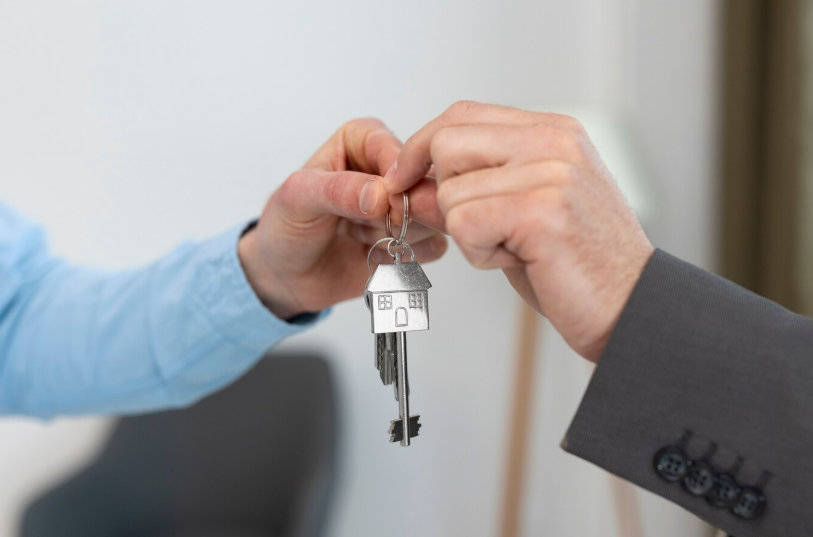 La mayoría de los españoles posee una única vivienda, y solo una minoría mantiene más de una propiedad con fines de alquiler o segunda residencia
