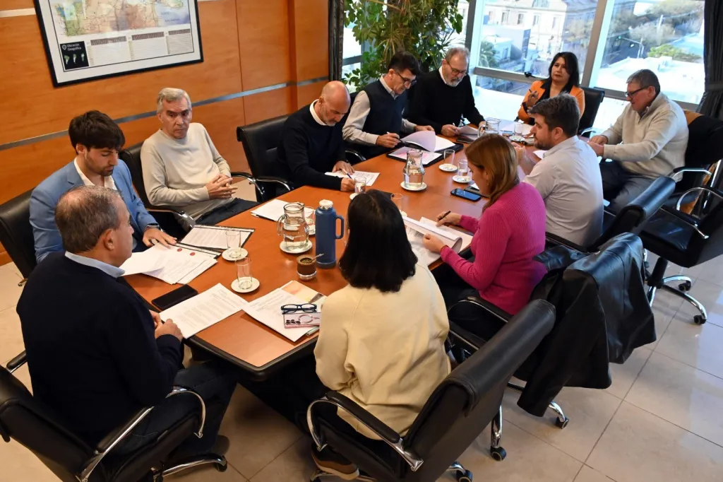 La iniciativa será tratada en la Legislatura rionegrina y propone sumar puntaje adicional a docentes formados en institutos y universidades de Río Negro, con el objetivo de fortalecer el sistema educativo local.