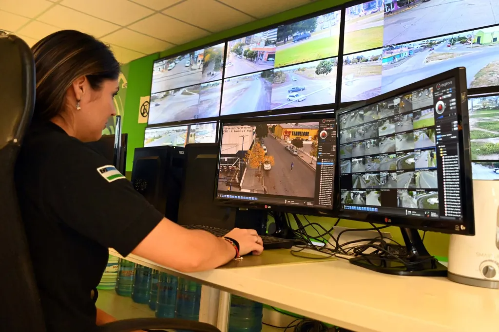 El sistema incorpora cámaras inteligentes, lectura automática de patentes e inteligencia artificial para fortalecer los controles en rutas y accesos provinciales.