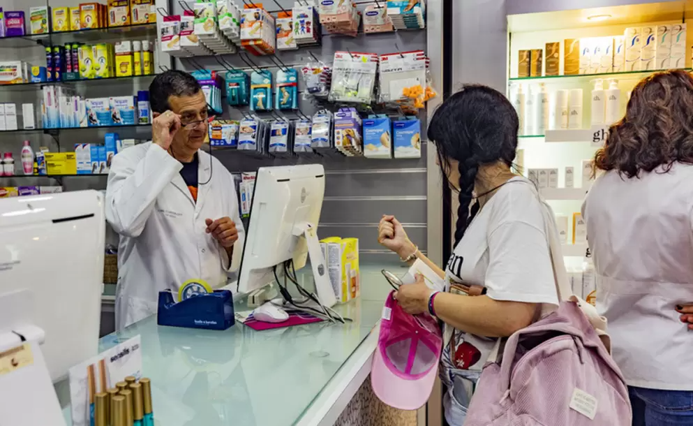 El Colegio Farmacéutico habilitará una nueva herramienta digital que permitirá conocer farmacias disponibles, direcciones y la más cercana mediante geolocalización.
