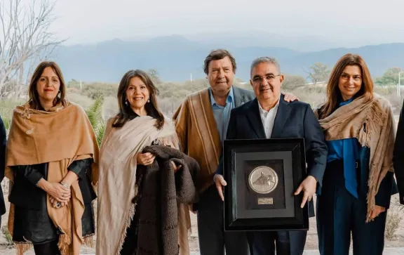 El gobernador participó de la apertura de la Fiesta Nacional e Internacional del Poncho en Catamarca, donde compartió una agenda de trabajo con el CFI enfocada en el desarrollo productivo y el financiamiento de las PyMEs.