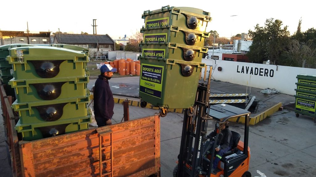 En la última semana comenzaron a llegar parte de los 200 nuevos contenedores que serán destinados a sectores de la ciudad que aún no cuentan con este sistema de recolección.